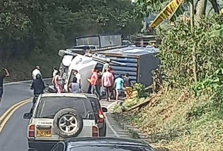 Accidente de mula Ibagué-Cajamarca