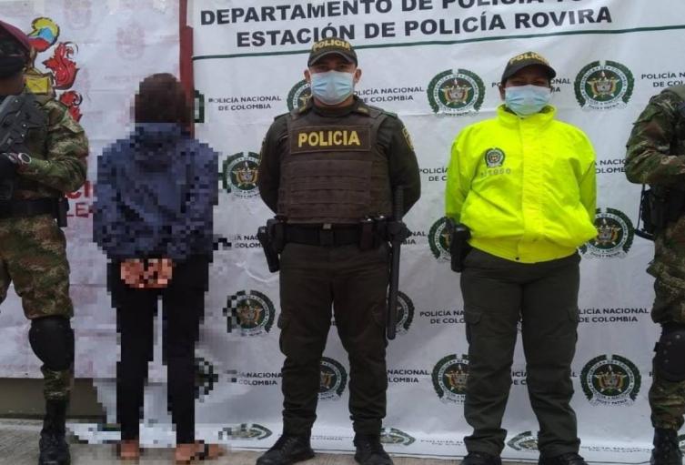 Capturada por porte ilegal de armas