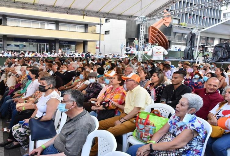 Asistentes al festival Nacional de la Música colombiana