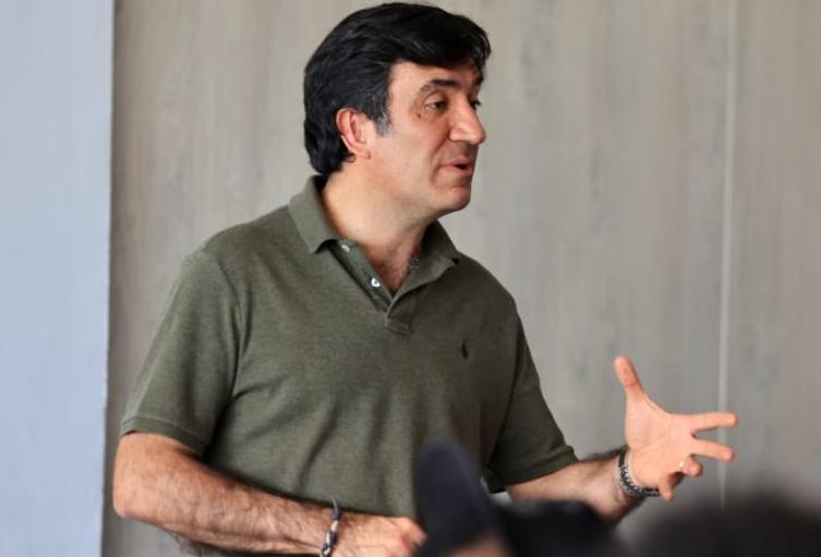 Cesar Carmargo hablo a los medios de comunicaion hoy en Ibague