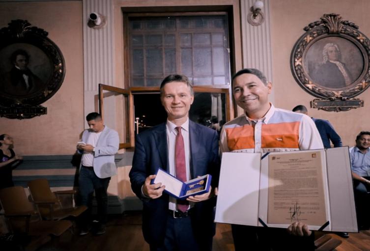 Alcalde de Ibagué, Andrés Hurtado y Powel Wozny, embajador de Polonia