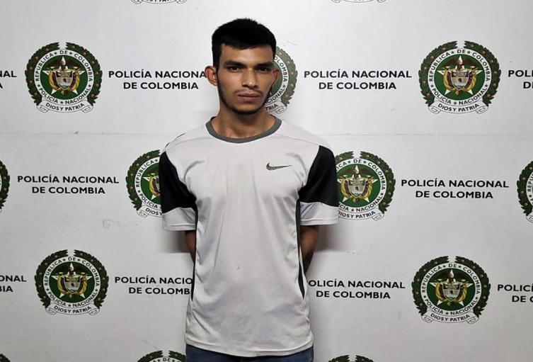 Dos sujetos se hicieron pasar por clientes para robar dinero y un celular de un hotel del barrio Estación