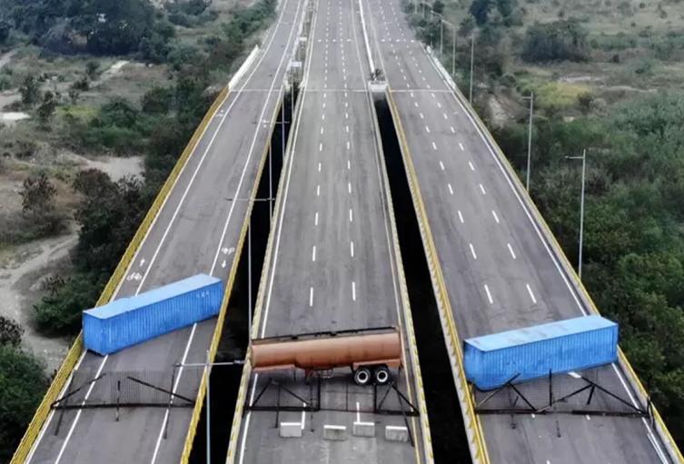 Puente Tienditas 