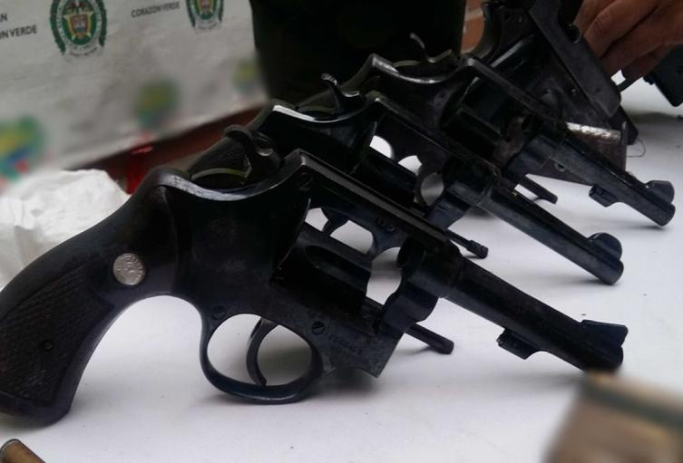 ¡Los pilló la Policía! Están alquilando armas de fuego para delinquir en Villa Prado y Musicalia de Ibagué