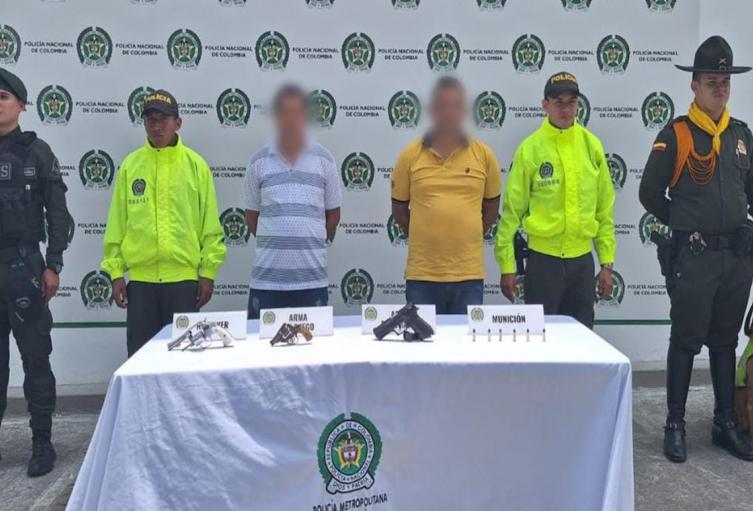 Cayeron dos sujetos que alquilaban armas para sicariatos y robos en el barrio Independiente de Ibagué