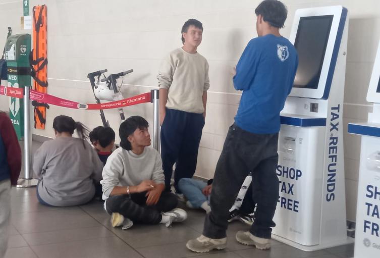 Migrantes deportados desde Estados Unidos llegan a Bogotá