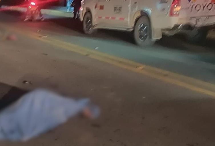 Tragedia: Falleció parrillera en moto luego de chocar contra camioneta y al caer ser arrollada por una Turbo