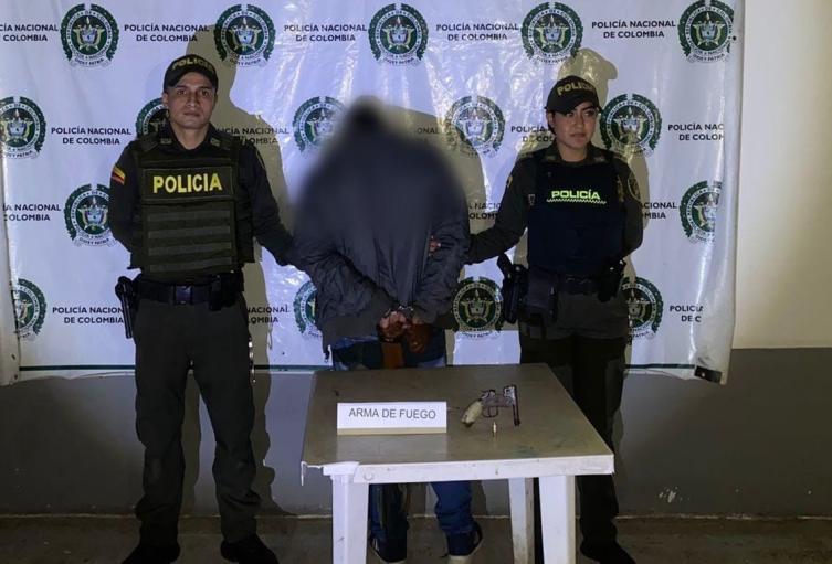 Capturaron a sujeto armado deambulando por las calles de Rovira