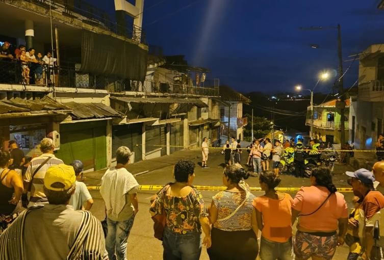 A cuchillo una mujer asesinó a otra en medio de los tragos, en la plaza de mercado de Girardot