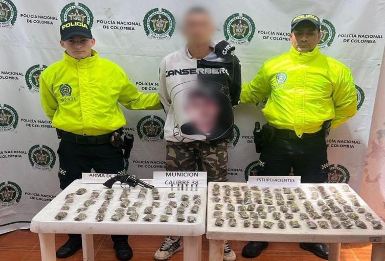 ¡Maña vieja no es resabio! Por cuarta vez capturaron a ‘Chucho Light’ armado y con estupefacientes en Fresno