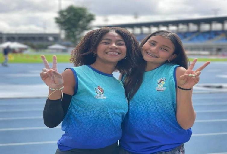 Sheyla Martínez y Mariana Sierra, oro y plata en salto con garrocha en Juegos Nacionales Intercolegiados