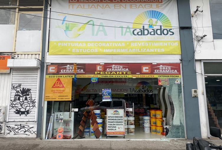 Robo en 1Acabados de Ibagué: Delincuente rompe vidrio y sustrae impermeabilizante