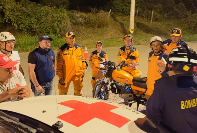Operativo de búsqueda en Carmen de Apicalá