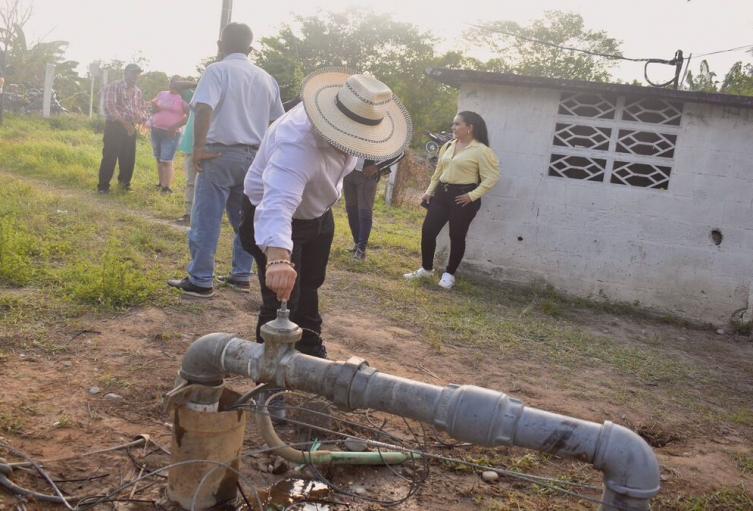 Restablecimiento de agua en el Guamo