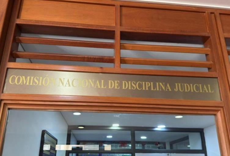 Pliego de cargos contra magistrado en Bogotá acusado de incumplir funciones por asistir al club campestre de Ibagué