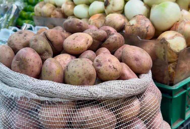 El ajiaco y la ensalada de papa siguen siendo platos favoritos de los colombianos.