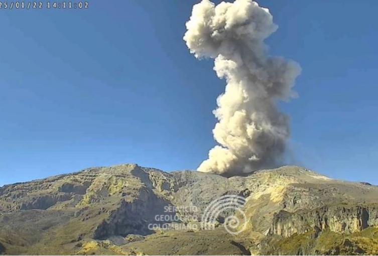 Emisión de ceniza Volcán Nevado del Ruiz | Volcán Nevado del Ruiz | Columna de ceniza | Enero 2025