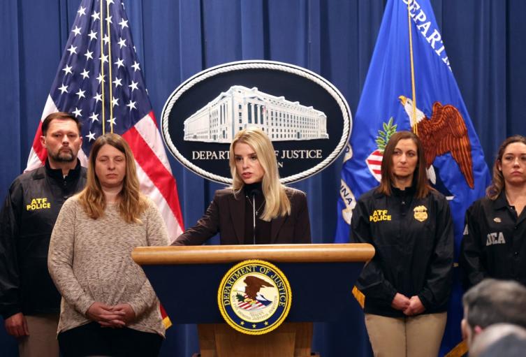 Fiscal general de Estados Unidos, Pam Bondi