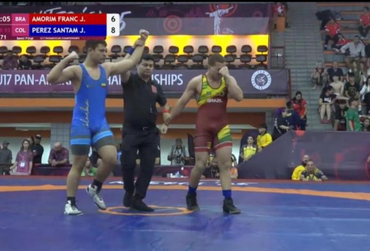 José Emmanuel Pérez Santamaría, competirá en mundial de lucha olímpica