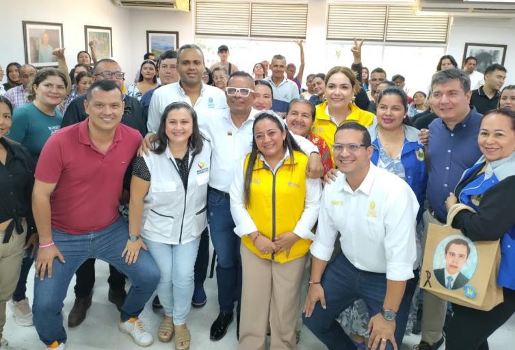 Entrega cartas de indemnización en el Huila