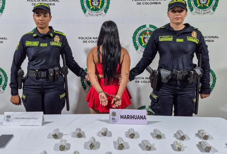 Con cigarrillos de marihuana y celular en mano, así cayó ‘La Mona’ en Ibagué