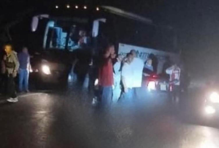 ¡Tragedia en La Herradura! Dos muertos en choque entre carro y buseta en la vía Fresno – Mariquita
