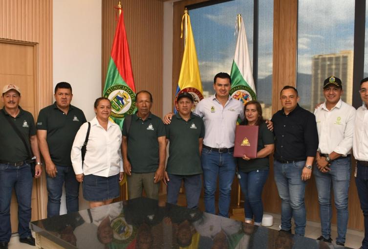 Firma convenio baterías Neiva