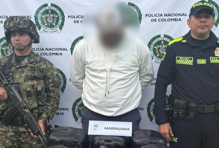 ¡Le cayó la ley! Viajaba con una maleta llena de marihuana hacia el Cesar