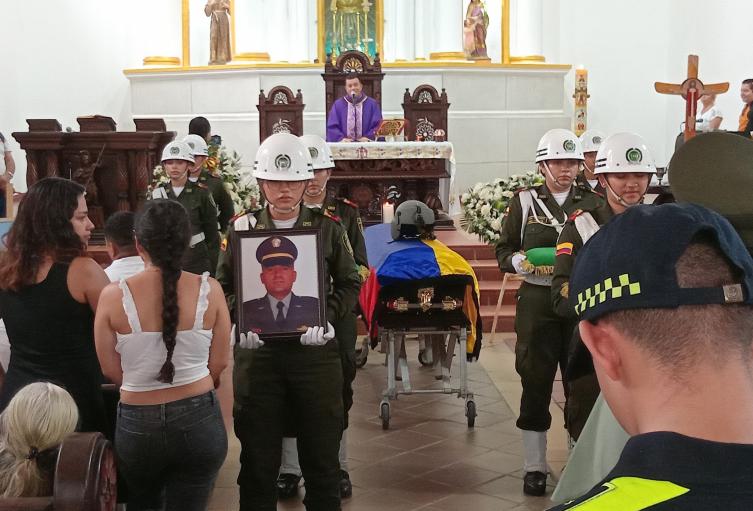 Aipe, Huila, despidió al subintendente José Camacho.