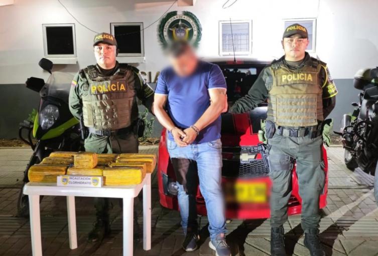 Iba cargado de coca y lo atraparon antes de llegar a Bogotá