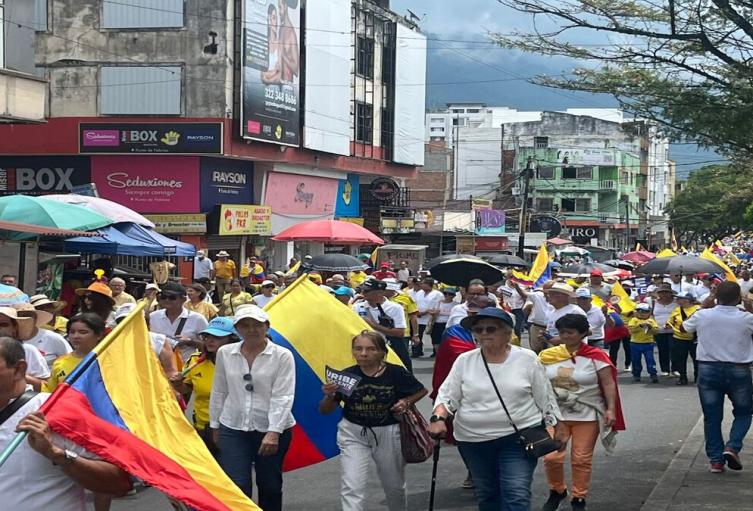 Manifestación en favor de Uribe | Marcha Ibagué | Protesta | Agosto 2025