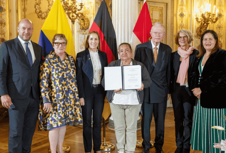 Jani Silva recibe en Alemania el Premio de la Paz de Hesse 2024