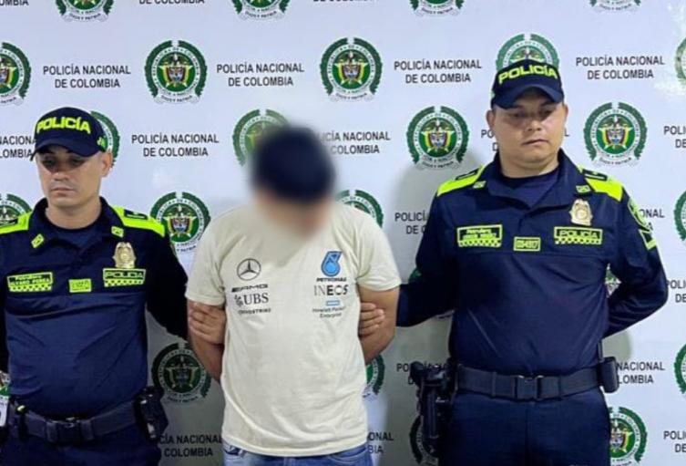 ¡Increíble! Joven cargaba una granada en pleno barrio Saucedal