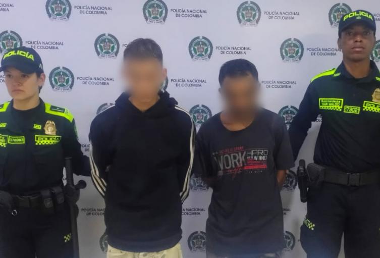 ¡Los pillaron robando dentro de una tienda en Modelia 1!
