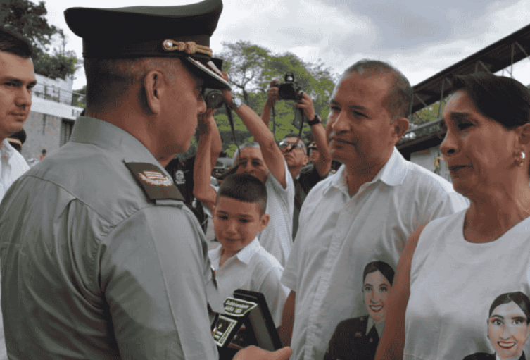 Reconocimiento póstumo a la patrullera Maira Alejandra Vieda Almario