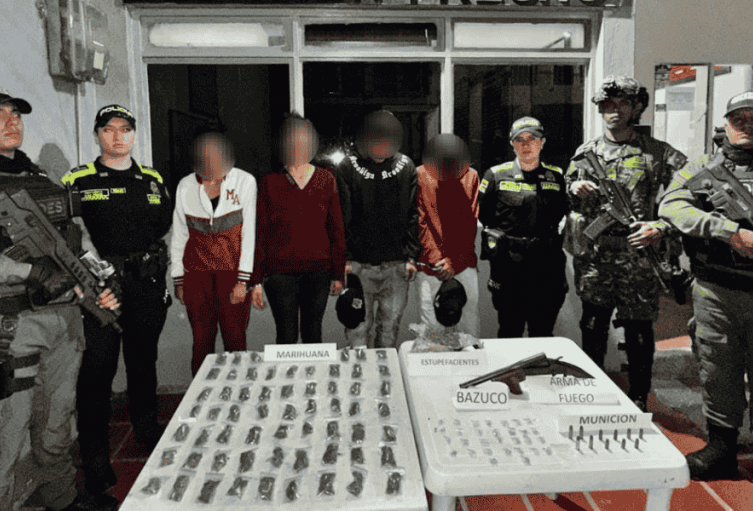 Capturan a cuatro presuntos integrantes de una red dedicada al microtráfico en Fresno Capturan a cuatro presuntos integrantes de una red dedicada al microtráfico en Fresno