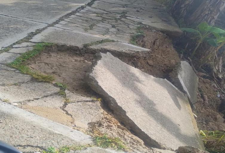 Daño vial entre La Flor y San Cayetano en Ibagué