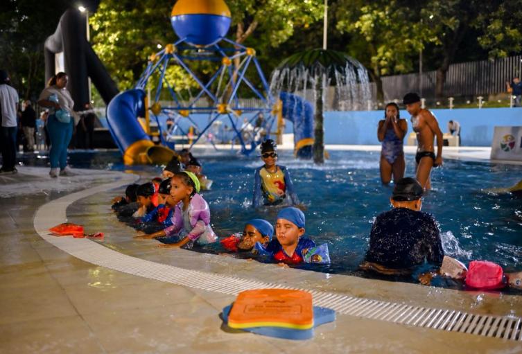Alcaldesa de Ibagué entregó el nuevo Parque Acuático 