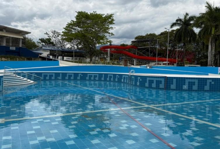 Piscina de olas Ibagué