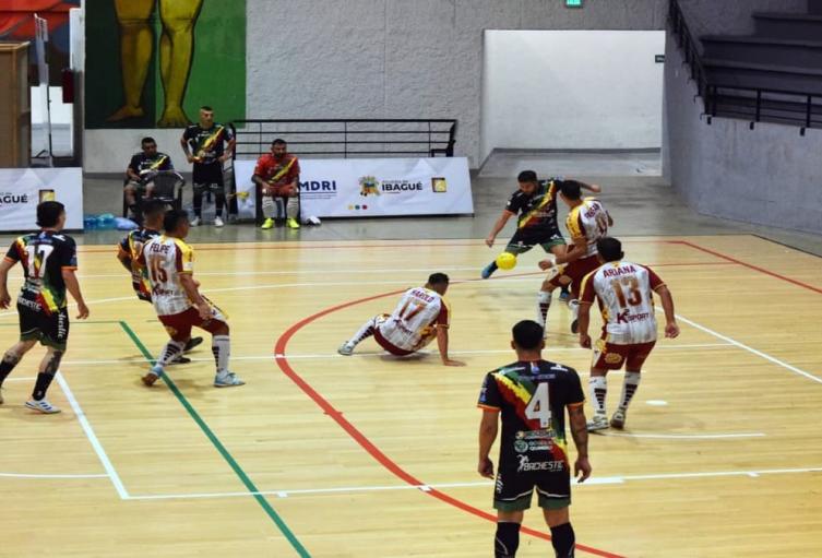 En el Coliseo Menor de Ibagué, compiten los mejores micreros del país