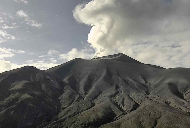 Hay alerta en los alrededores de la cadena volcánica de Los Coconucos