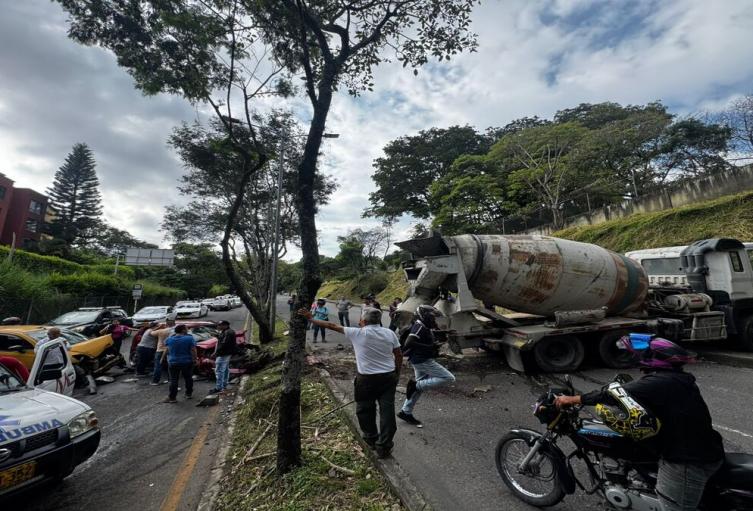 Accidente de tránsito | Avenida Guabinal | Choque Múltiple | Noviembre 2025