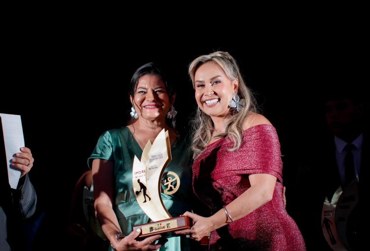 Alba Lucia Diaz presidente liga de tenis