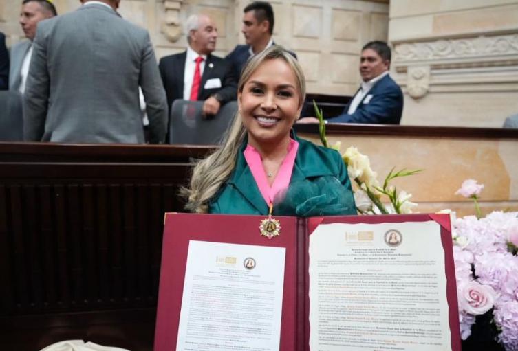 Johana Aranda | Condecoración Congreso | Aranda | Diciembre 2025