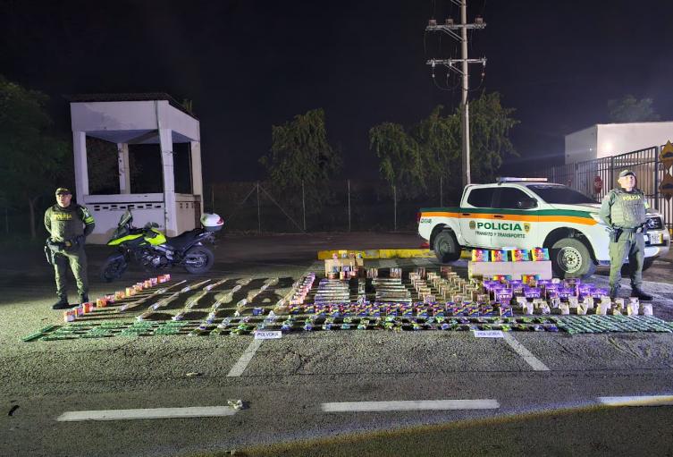 Más de 900 kilos de pólvora incautad en vía del Tolima 