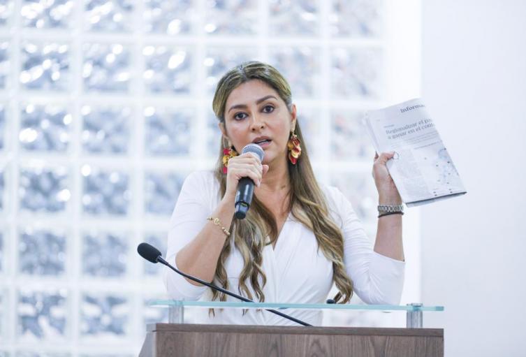 Gobernadora del Tolima creará mesa para enfrentar violencia política a mujeres
