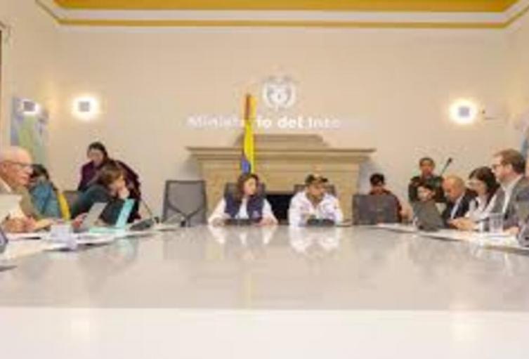 El Ministerio del Deporte hizo llamado a las Comisiones Locales del Fútbol