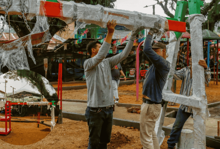 Avanza la remodelación del parque principal de San Bernardo con enfoque ambiental y comunitario
