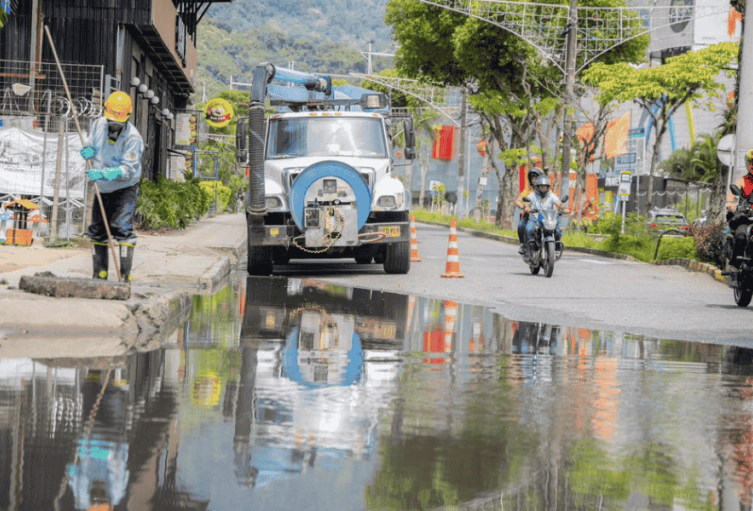 Intervenciones técnicas avanzan para mitigar riesgos en el sistema de alcantarillado de Ibagué