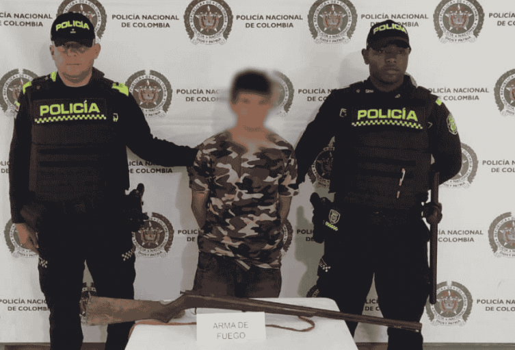 Captura en flagrancia y arma incautada durante operativo de control en Purificación